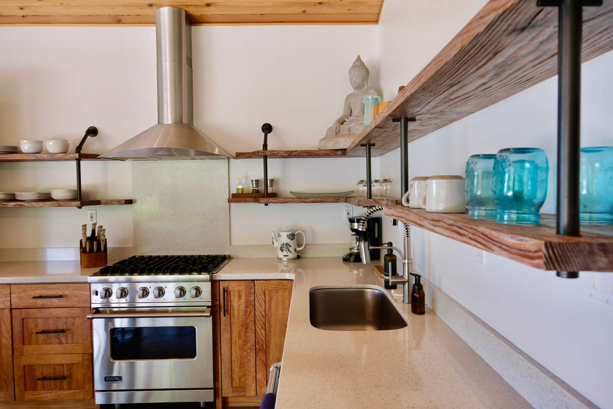 Oceanfront Cottage - 100 Foot Wave Getaways - Photo 6