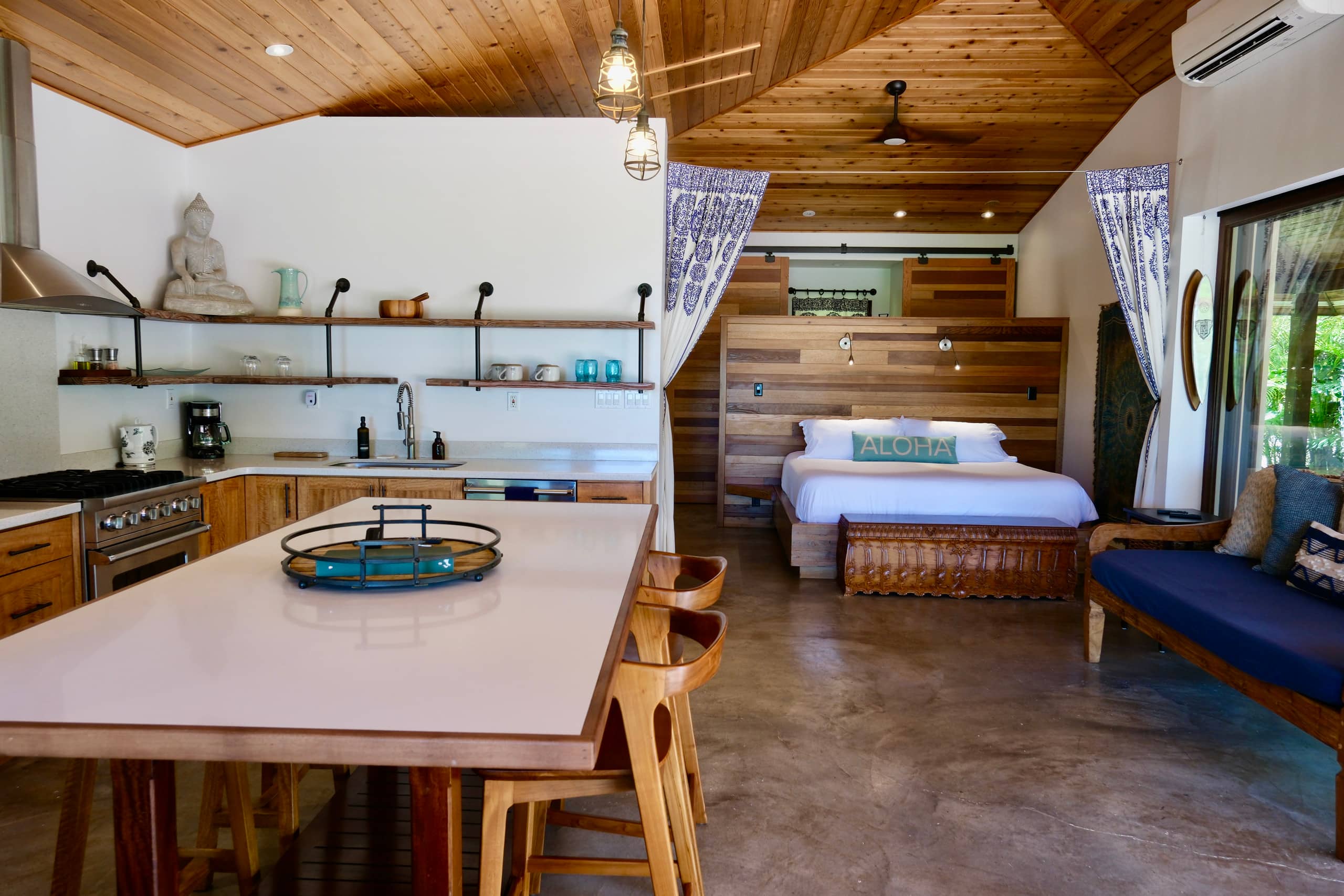 Oceanfront Cottage - 100 Foot Wave Getaways - Photo 18