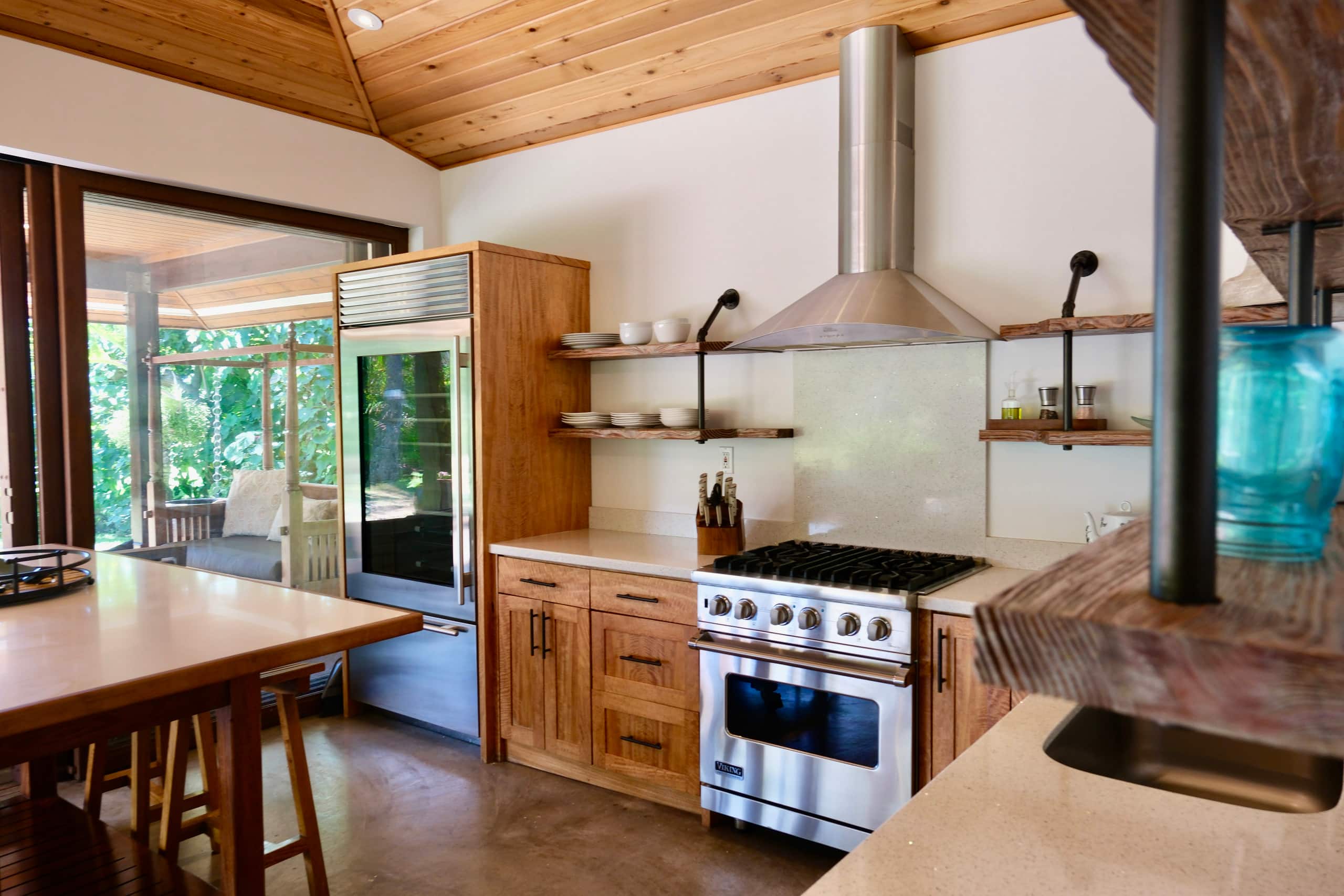 Oceanfront Cottage - 100 Foot Wave Getaways - Photo 15