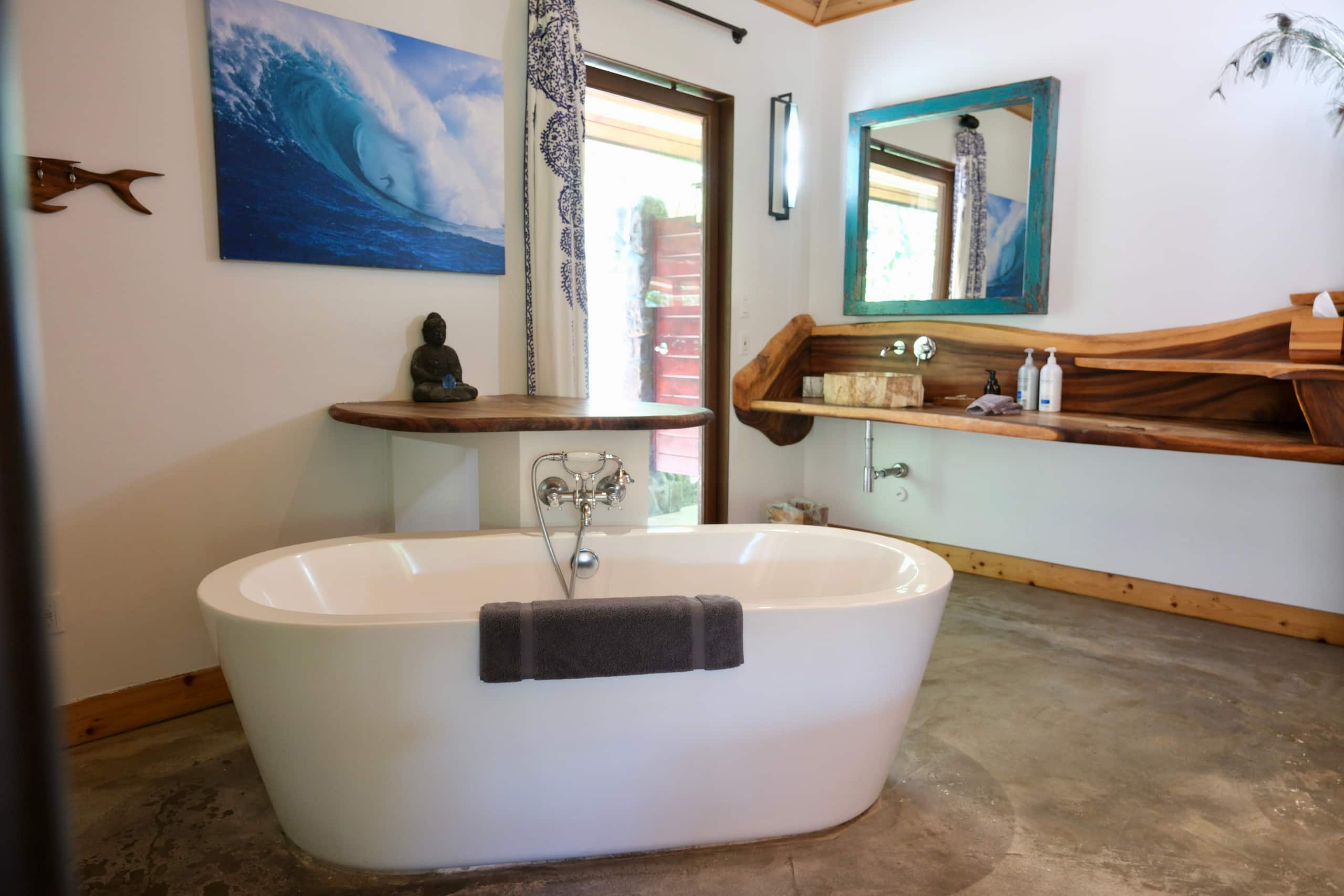 Oceanfront Cottage - 100 Foot Wave Getaways - Photo 26