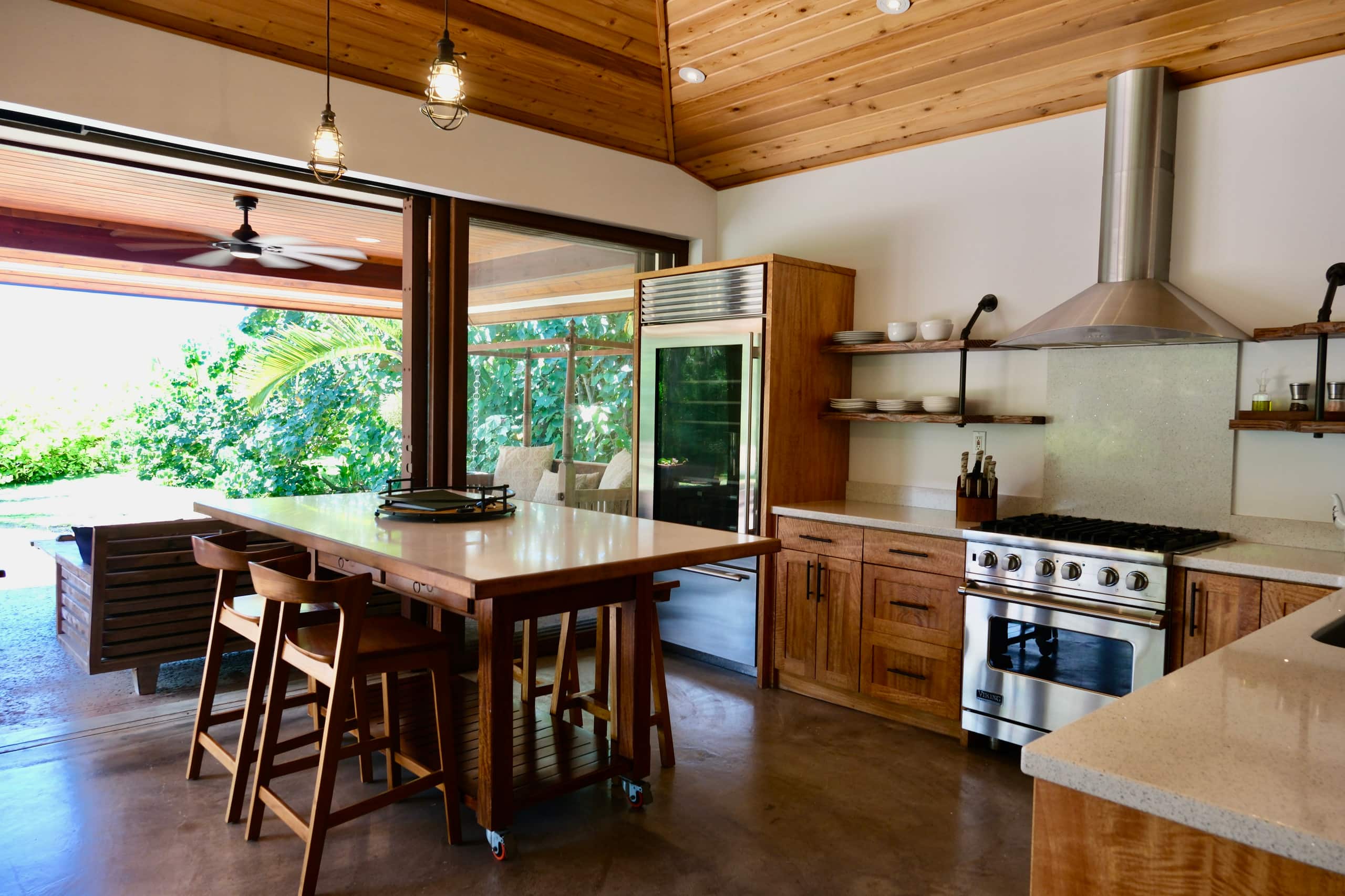 Oceanfront Cottage - 100 Foot Wave Getaways - Photo 11
