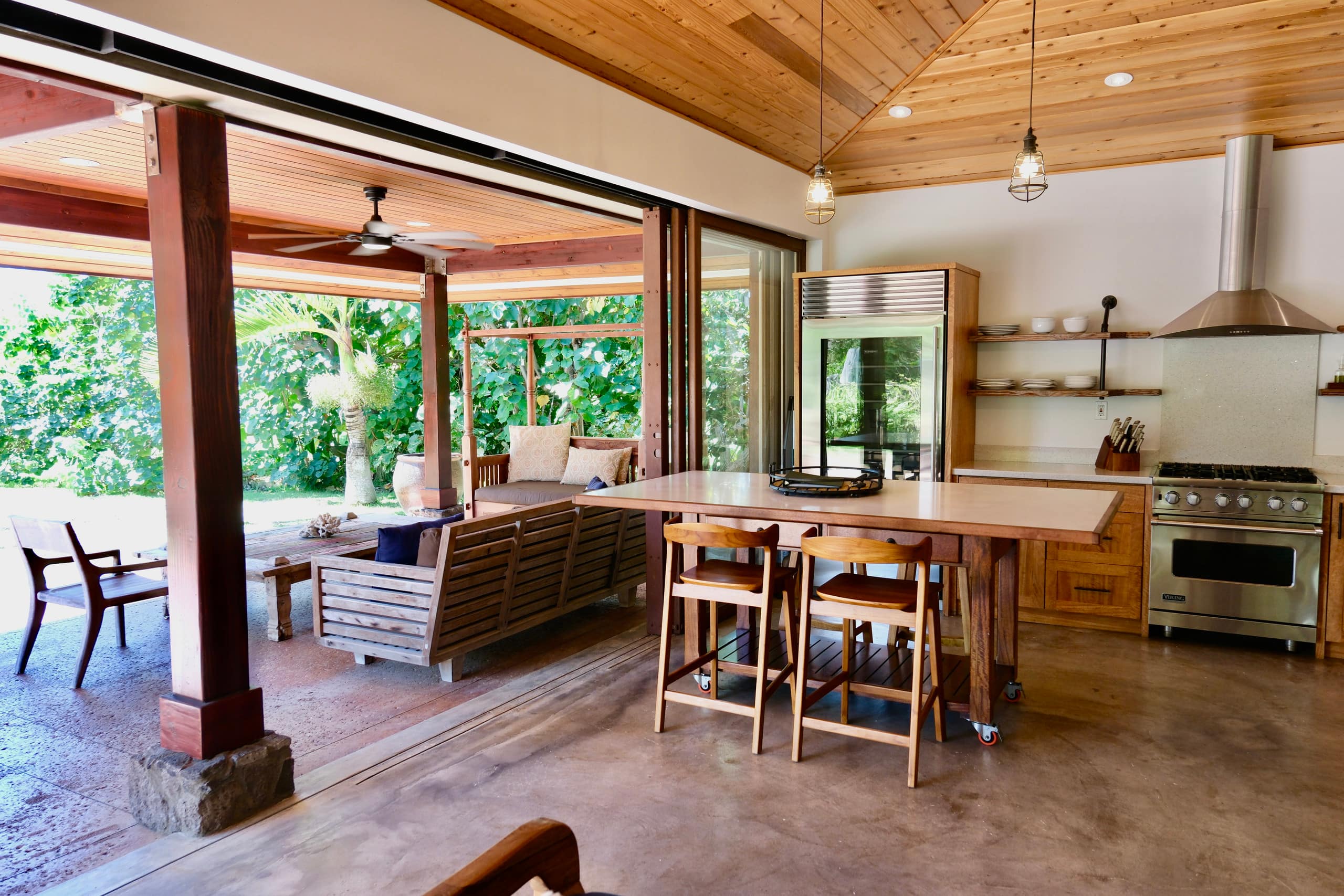 Oceanfront Cottage - 100 Foot Wave Getaways - Photo 16
