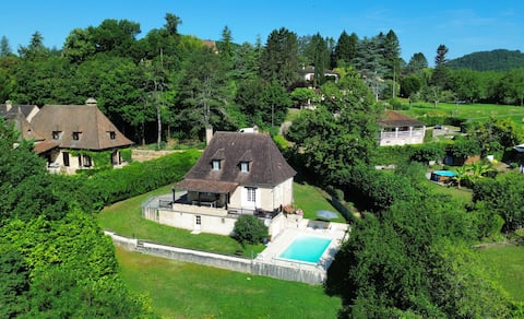 Superb Perigord style home with pool garden