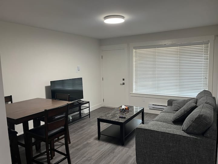 2bd,1bth, Kitchen, Laundry, Private Ent, Entire Pl - Abbotsford