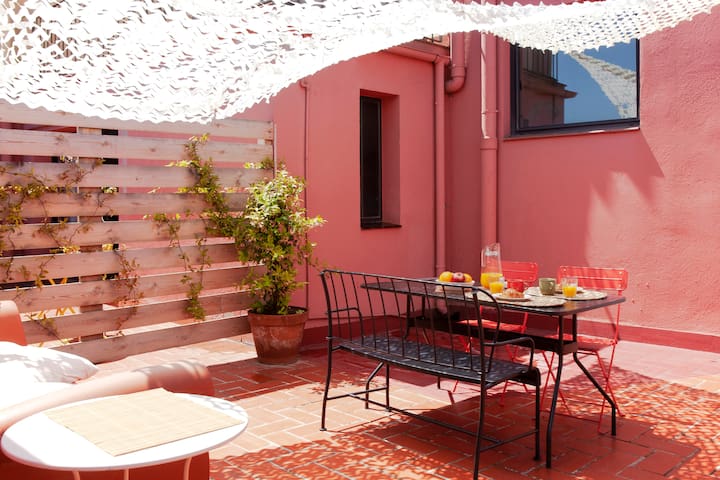 My Address in Plaza Real with terrace