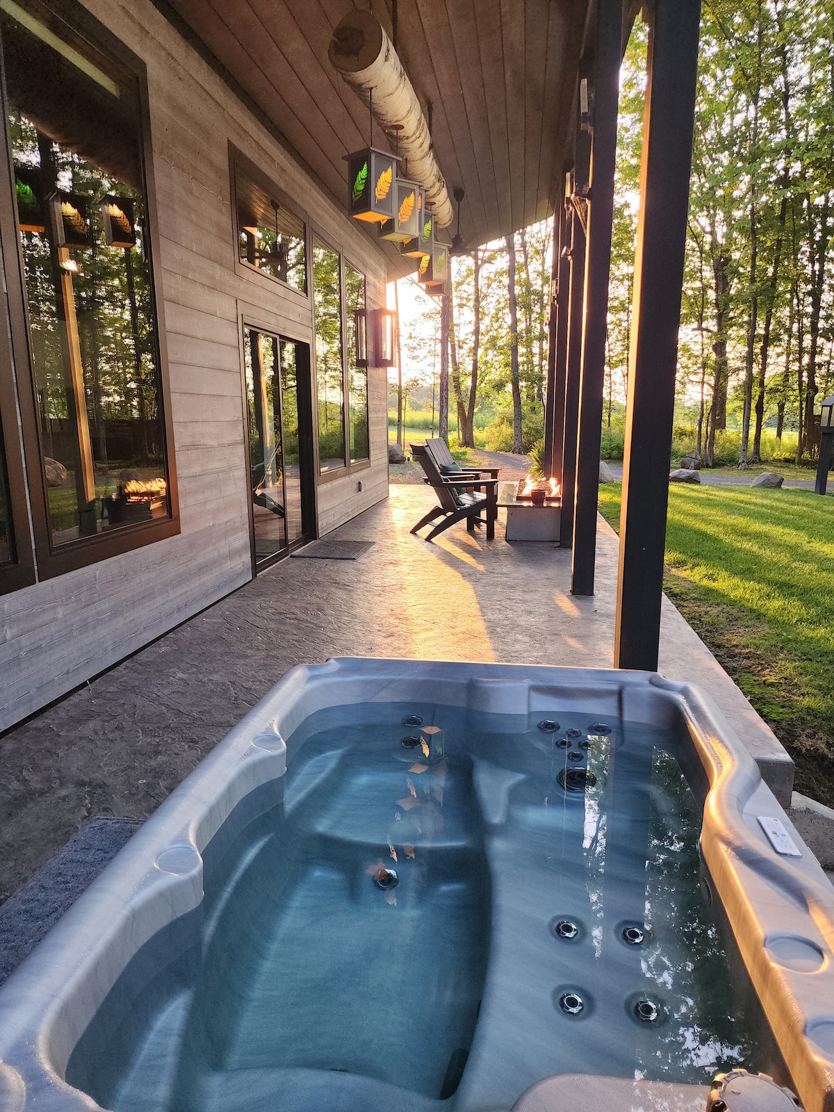 Luxury Tiny House w/ hot tub & sauna Tiny houses for Rent in Barneveld, New York, United