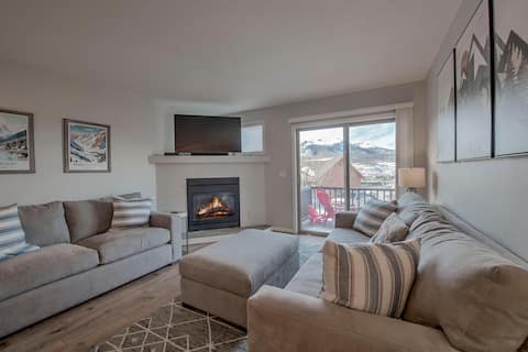 Top performing Airbnb: Dillon Base Camp | 3BR w/Mtn Views | Lake & Skiing in Dillon
