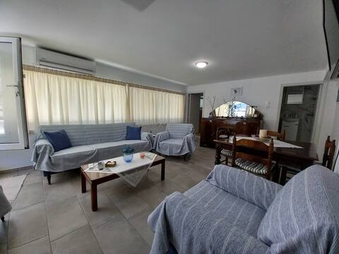Top performing Airbnb: "Anna-Konstantinos FAMILY" in Δήμος Σικυωνίων