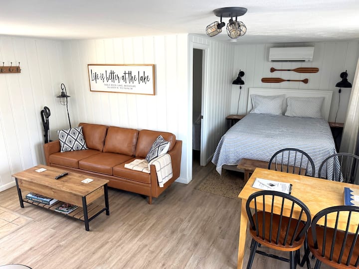 Private Hot Tub And Fire Pit With Views Of Table Rock Lake! Cozy And Quiet Cabin - Misuri