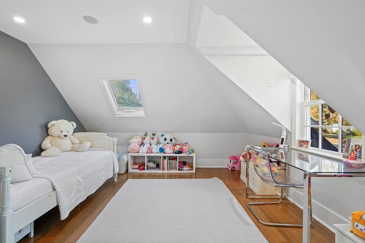 ห้องนอนเดี่ยวบนชั้น 2