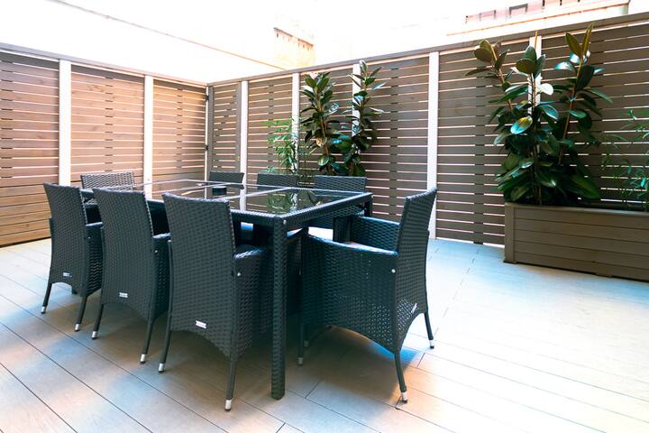 Spacious 4 Bedroom Duplex Apartment in Gracia gallery image 3