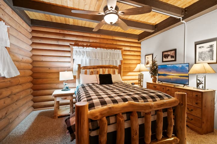 Bračni krevet (160x200) s kupaonicom 