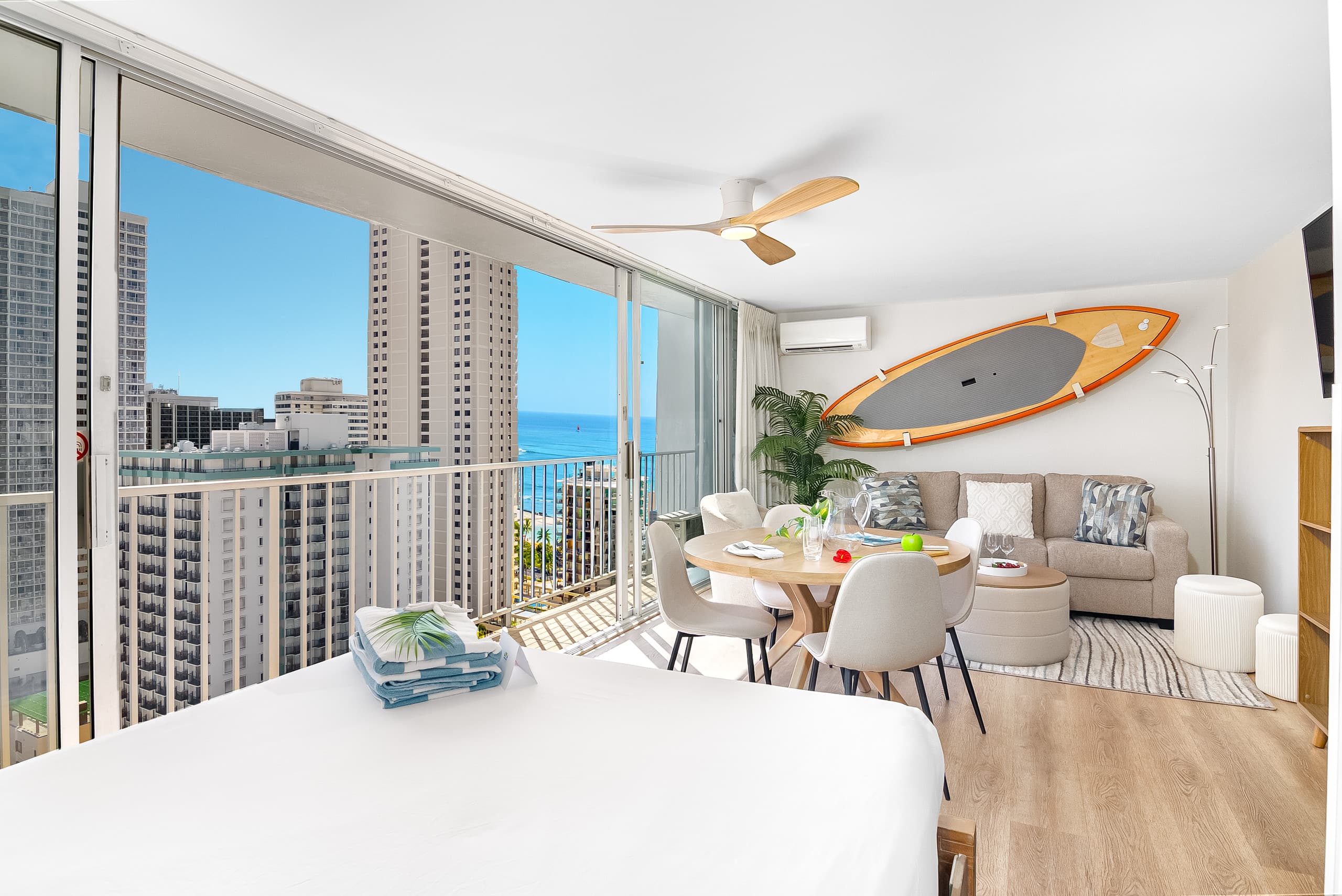 Condo in Honolulu · ★4.77 · Studio · 2 beds · 1 private bath - Image 3