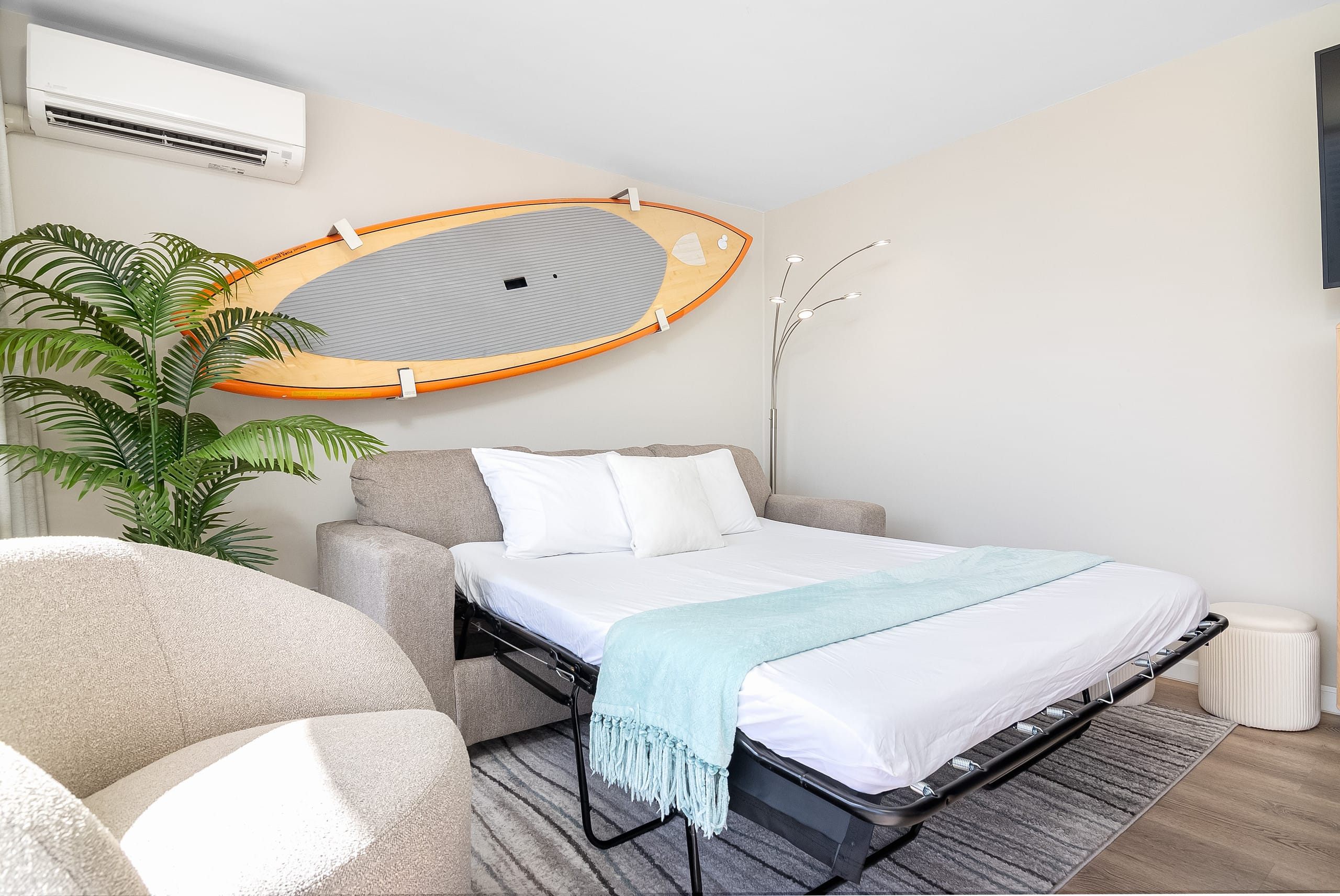Condo in Honolulu · ★4.77 · Studio · 2 beds · 1 private bath - Image 7