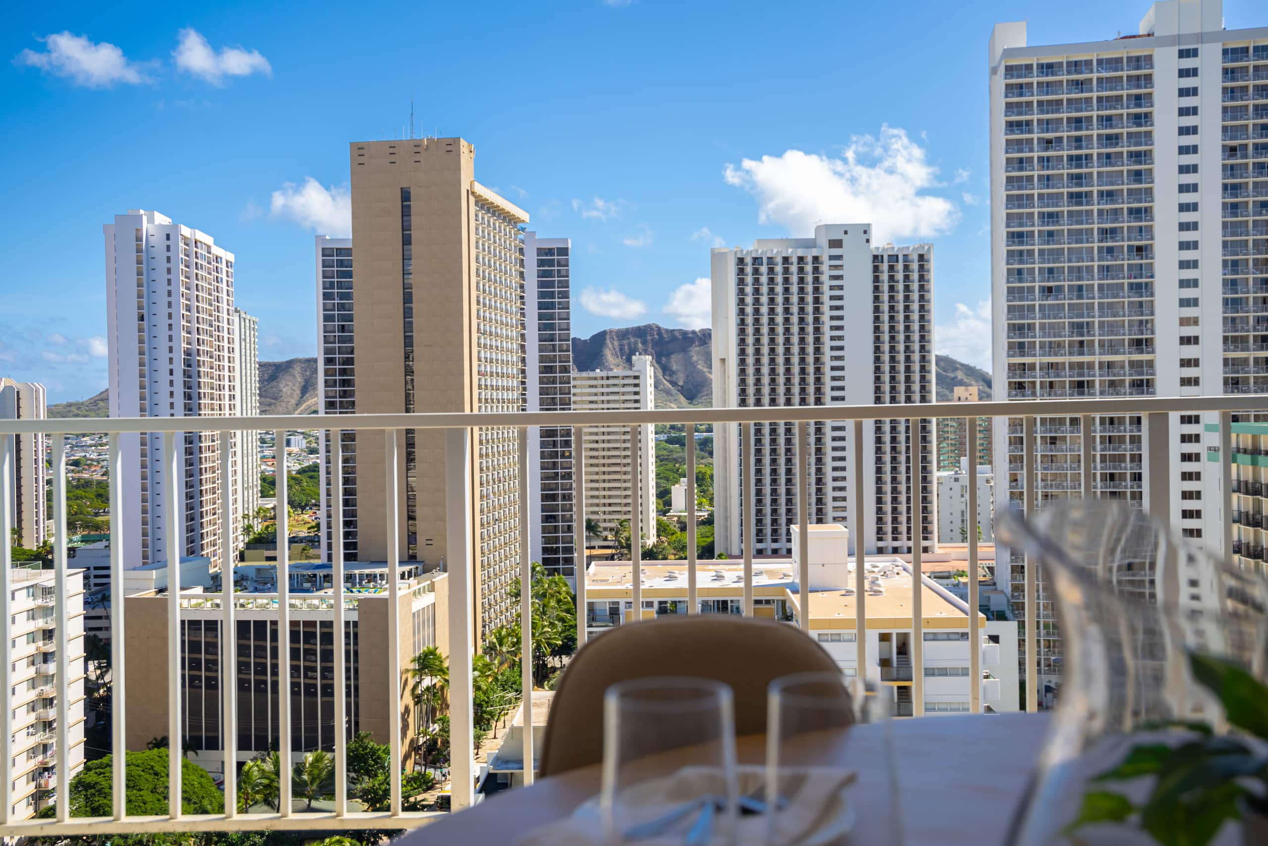 Condo in Honolulu · ★4.77 · Studio · 2 beds · 1 private bath - Image 40