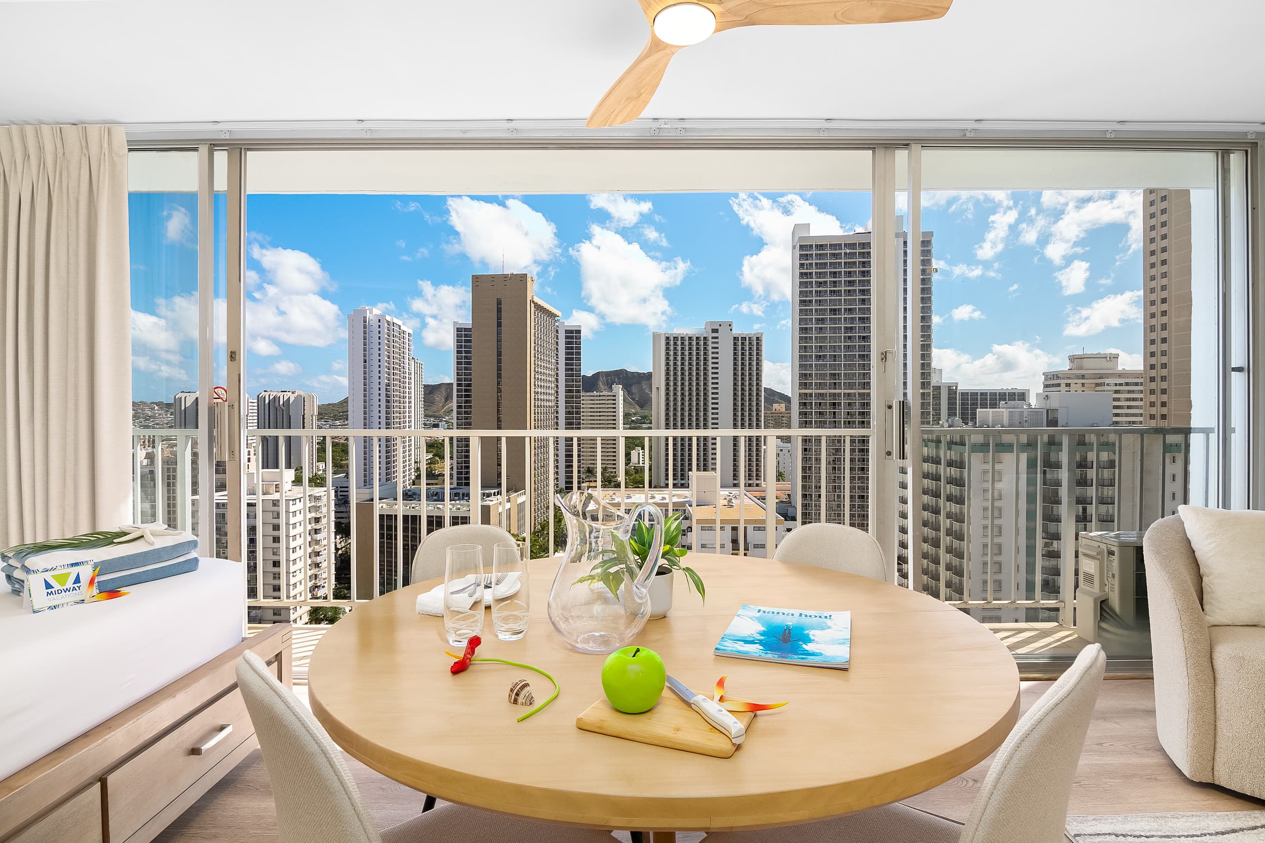 Condo in Honolulu · ★4.77 · Studio · 2 beds · 1 private bath - Image 28