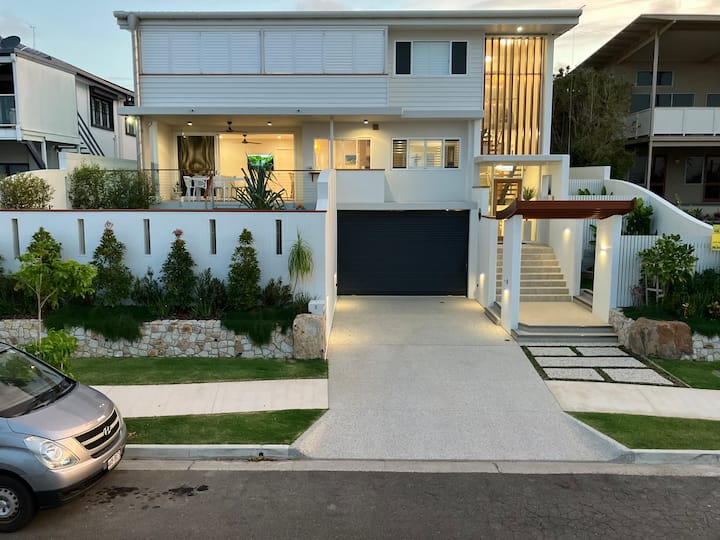 Family & Pet-friendly; Sauna;walk 2 Beach;sleeps 8 - Mooloolaba