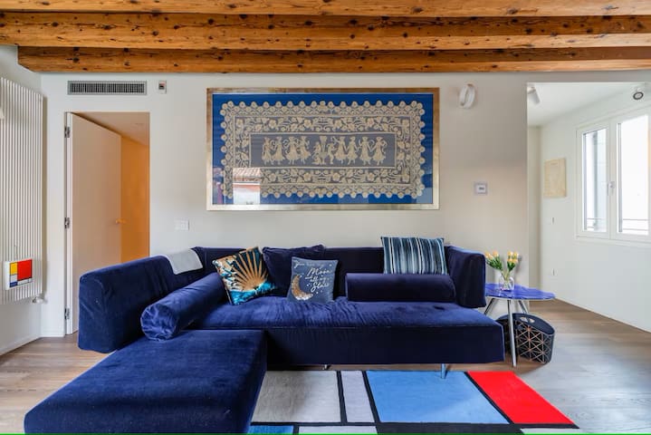 Stylish apartment with terrace over city Garden