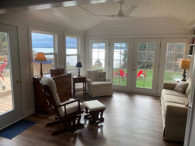 PRIVATE OCEANFRONT Starfish Cottage AMAZING VIEWS gallery image 2