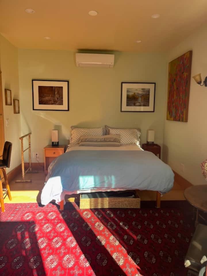 New Sunny Studio W Full Kitchen - Mill Valley, CA