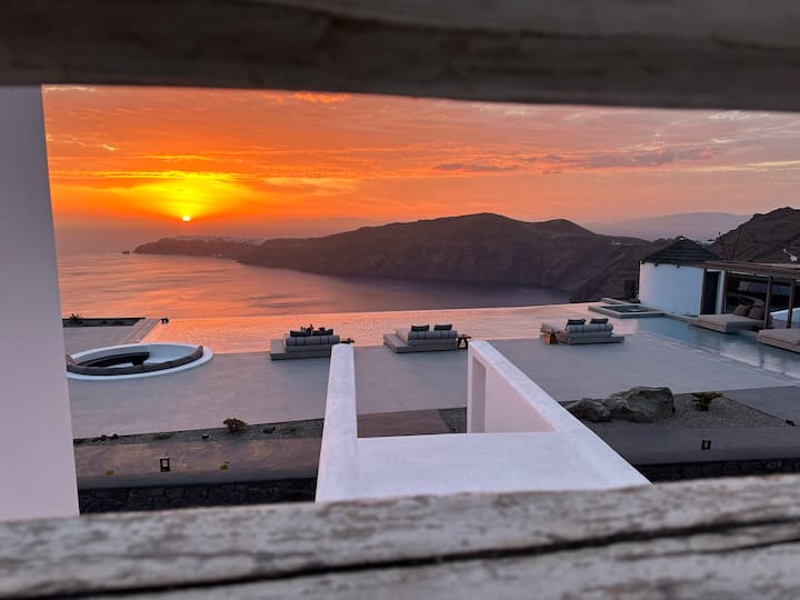 Honeymoon Suite, Infinity Pool&caldera Sunset View - Santorini
