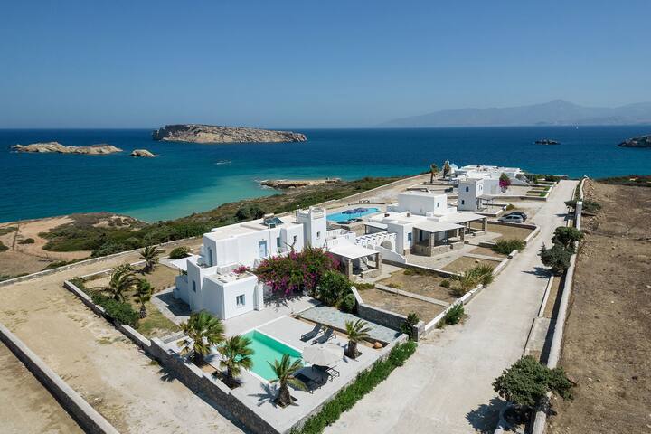 “On the Blue” Seaside house with Private pool gallery image 2