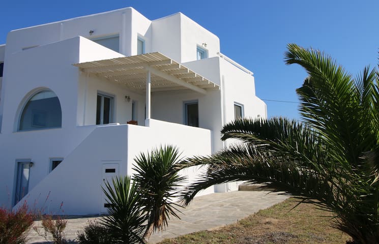 “On the Blue” Seaside house with Private pool