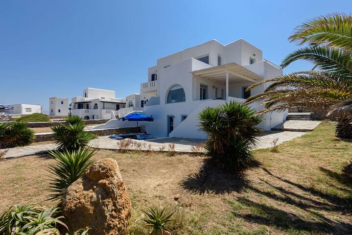 “On the Blue” Seaside house with Private pool gallery image 3