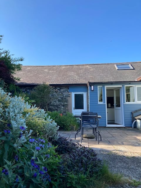 Sea View Sunsets - Dog Friendly Cottage