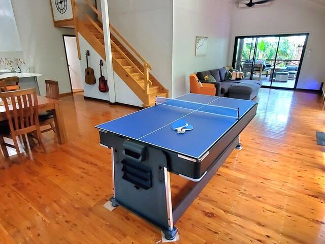 Family Friendly Oasis -Walk to Buzzing Cable Beach gallery image 4