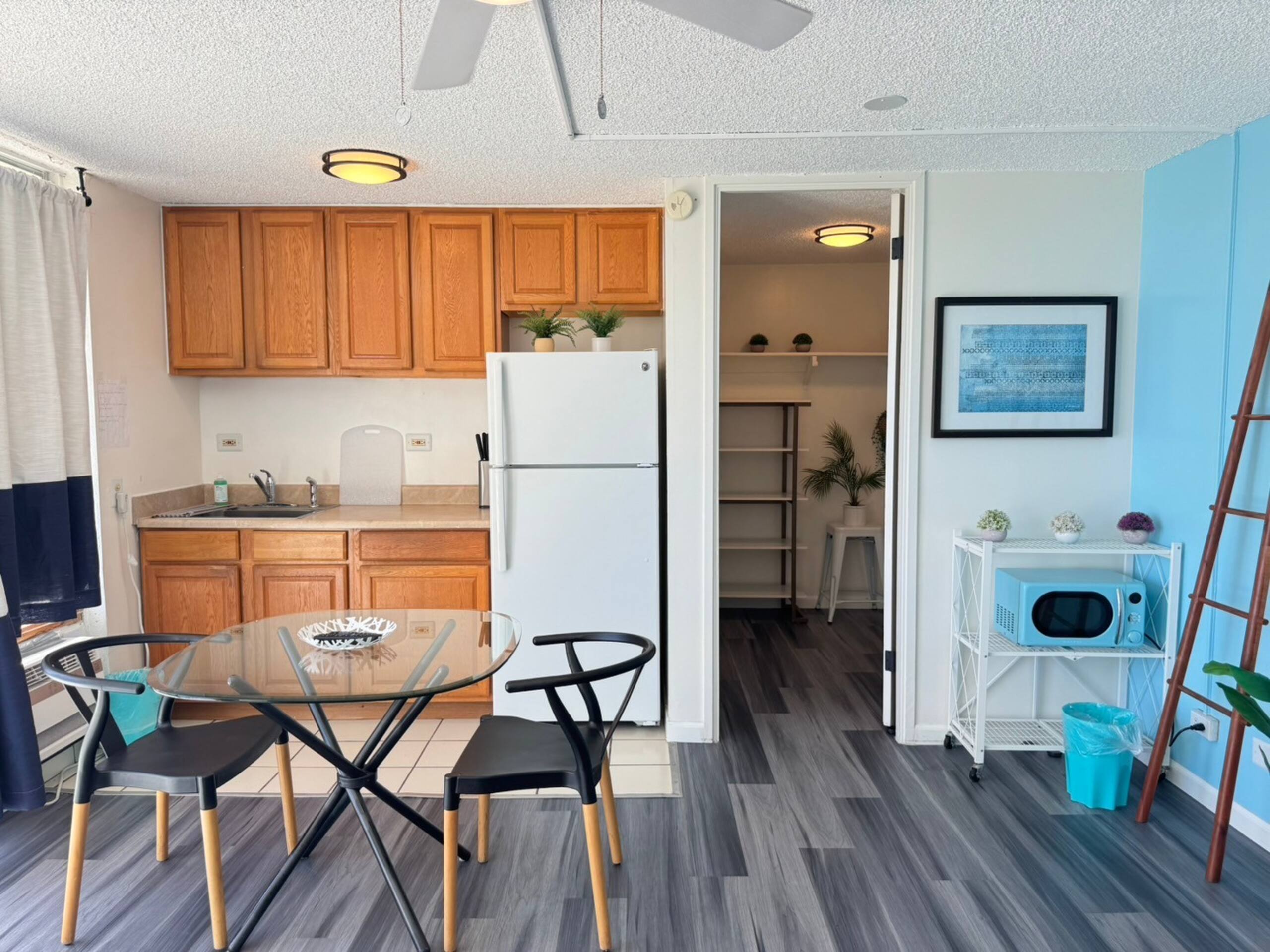 Condo in Honolulu · ★4.8 · Studio · 1 bed · 1 private bath - Image 16