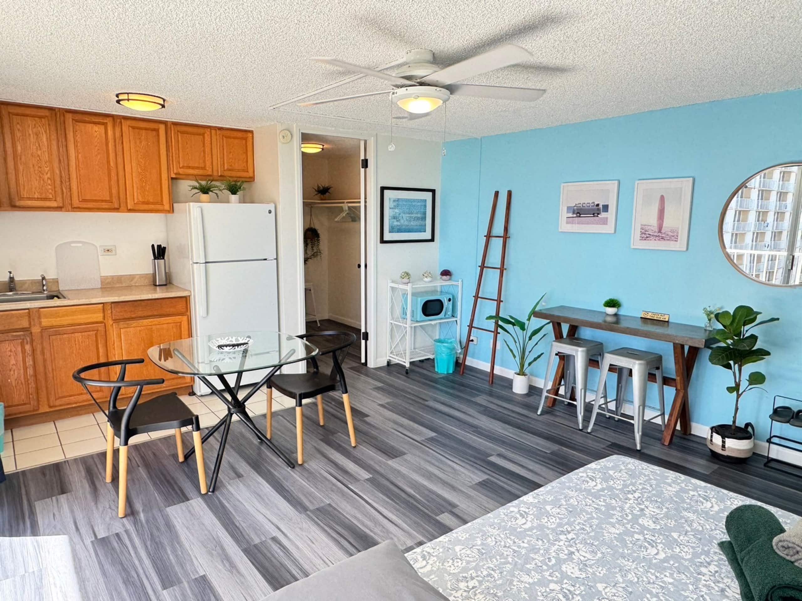 Condo in Honolulu · ★4.8 · Studio · 1 bed · 1 private bath - Image 13