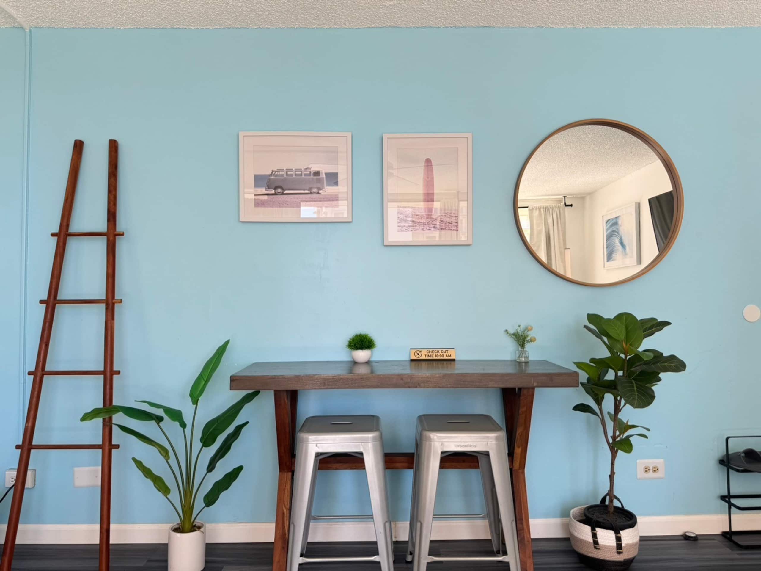 Condo in Honolulu · ★4.8 · Studio · 1 bed · 1 private bath - Image 1
