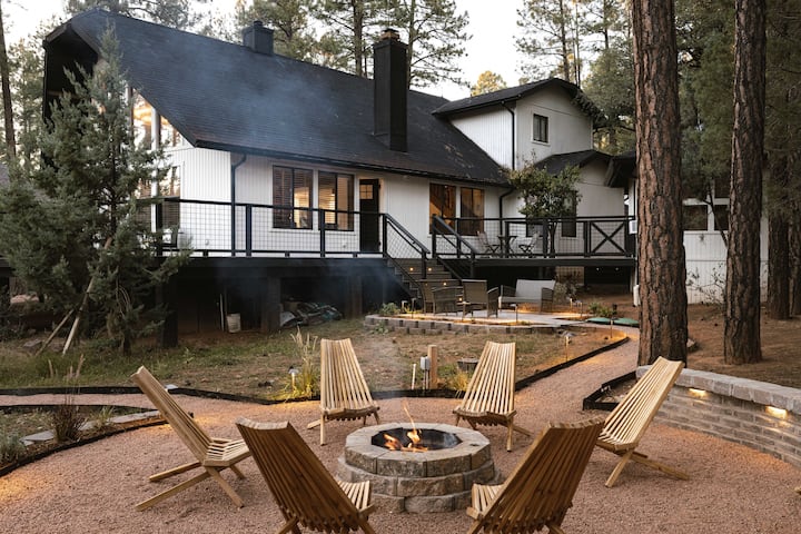 Pickleball, Firepits, Game Room, Deck, Mtn View, - Cabins for Rent