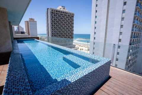 BIG discount! Beachfront penthouse 5BR & pool