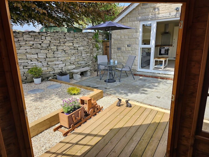 Comfort And Charm At Winterfell Cottage
Nr Swanage - Langton Matravers