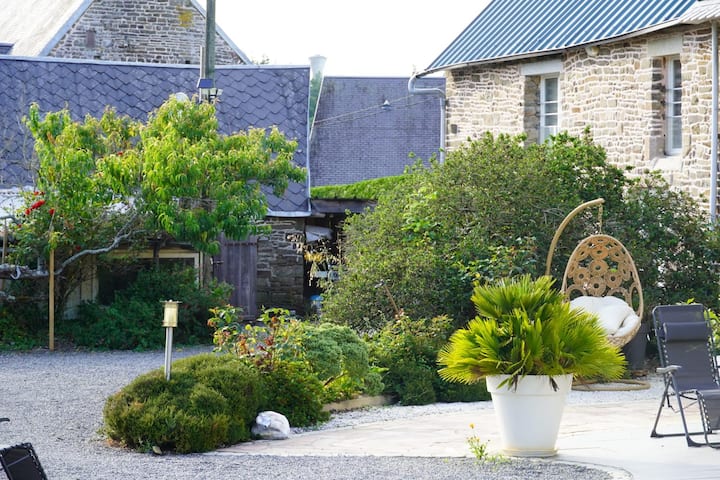 Gîte à La Campagne Chaleureux Avec Jacuzzi - Jullouville