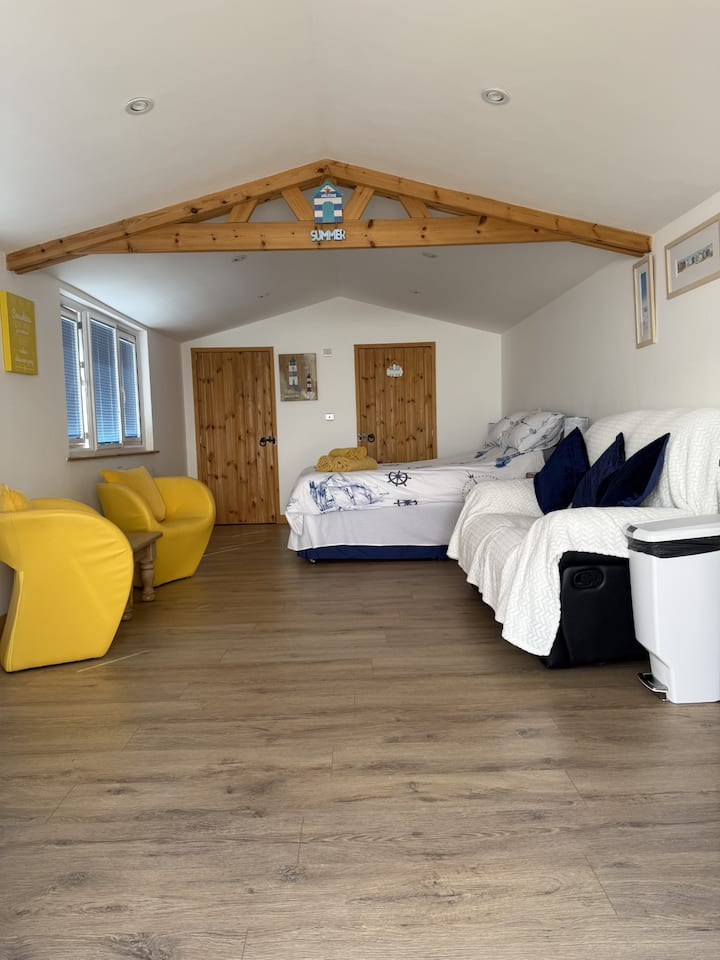 Modern Garden Lodge On Cliff Path, Dog Friendly. - Shanklin
