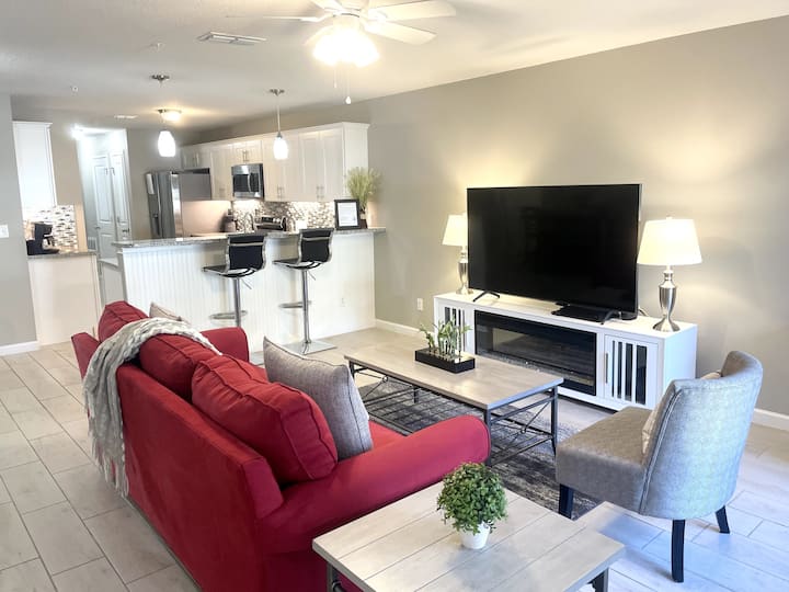 Modern Suite In The Heart Of Downtown Clermont 101 - クラモント, FL
