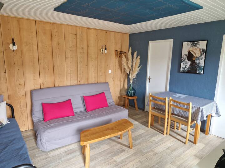 Logement Indépendant Dans Village Plein De Charme Au Pied Du Mont Lozère. - Mende