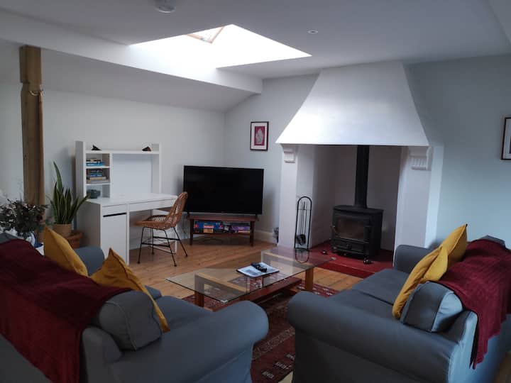 Charming Courtyard Cottage On Private Estate - Greystones