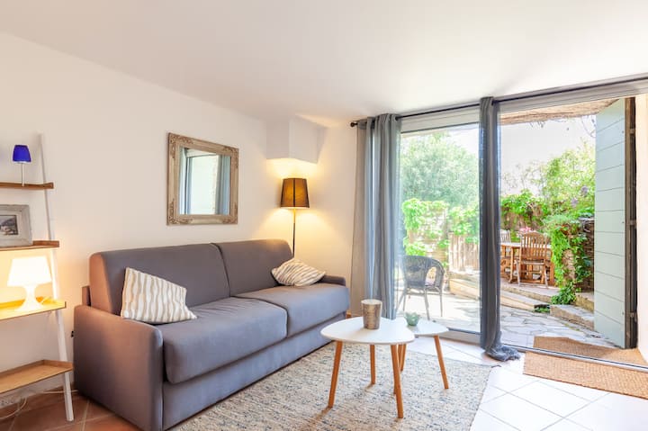 Appartement De Charme Pour 4 Personnes - La Garde