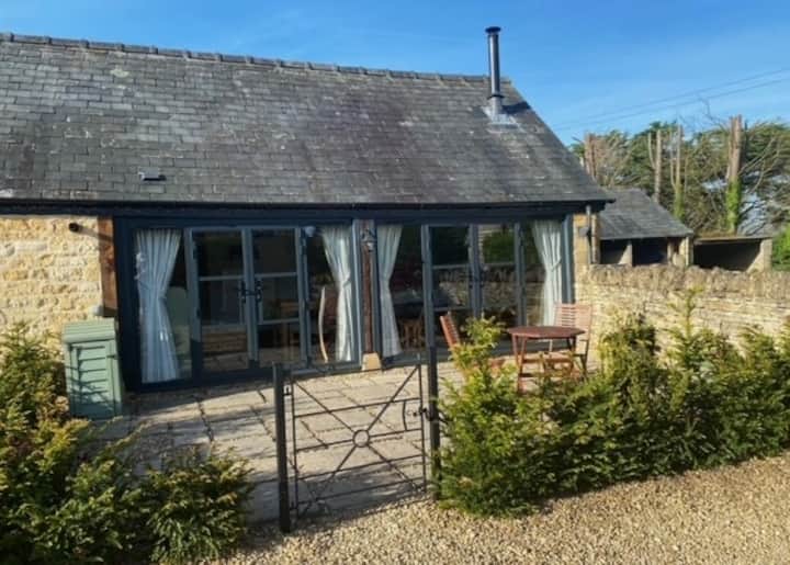 Cosy Countryside Studio With Log Burner Stove - Winchcombe