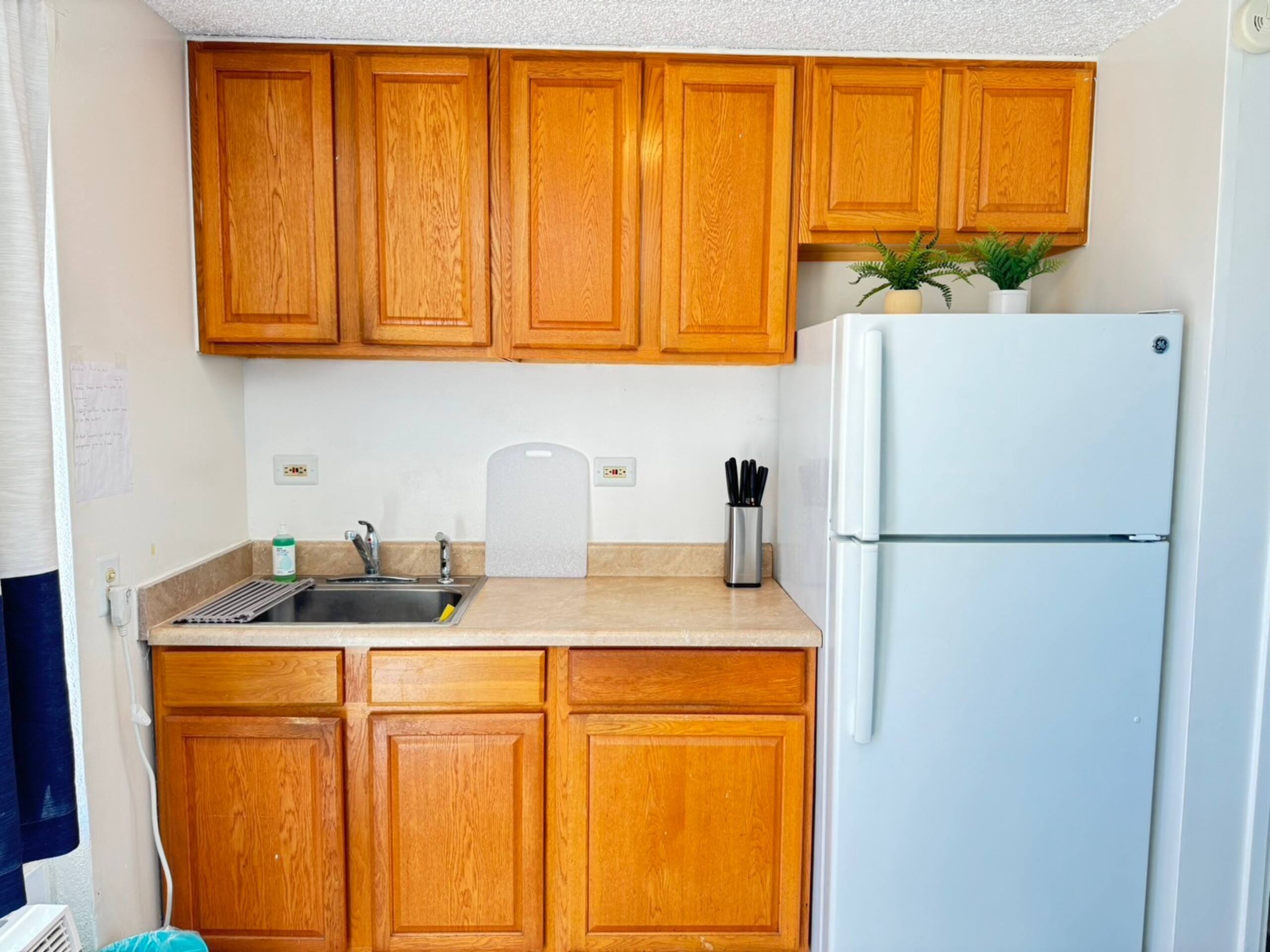 Condo in Honolulu · ★4.51 · Studio · 1 bed · 1 private bath - Image 2