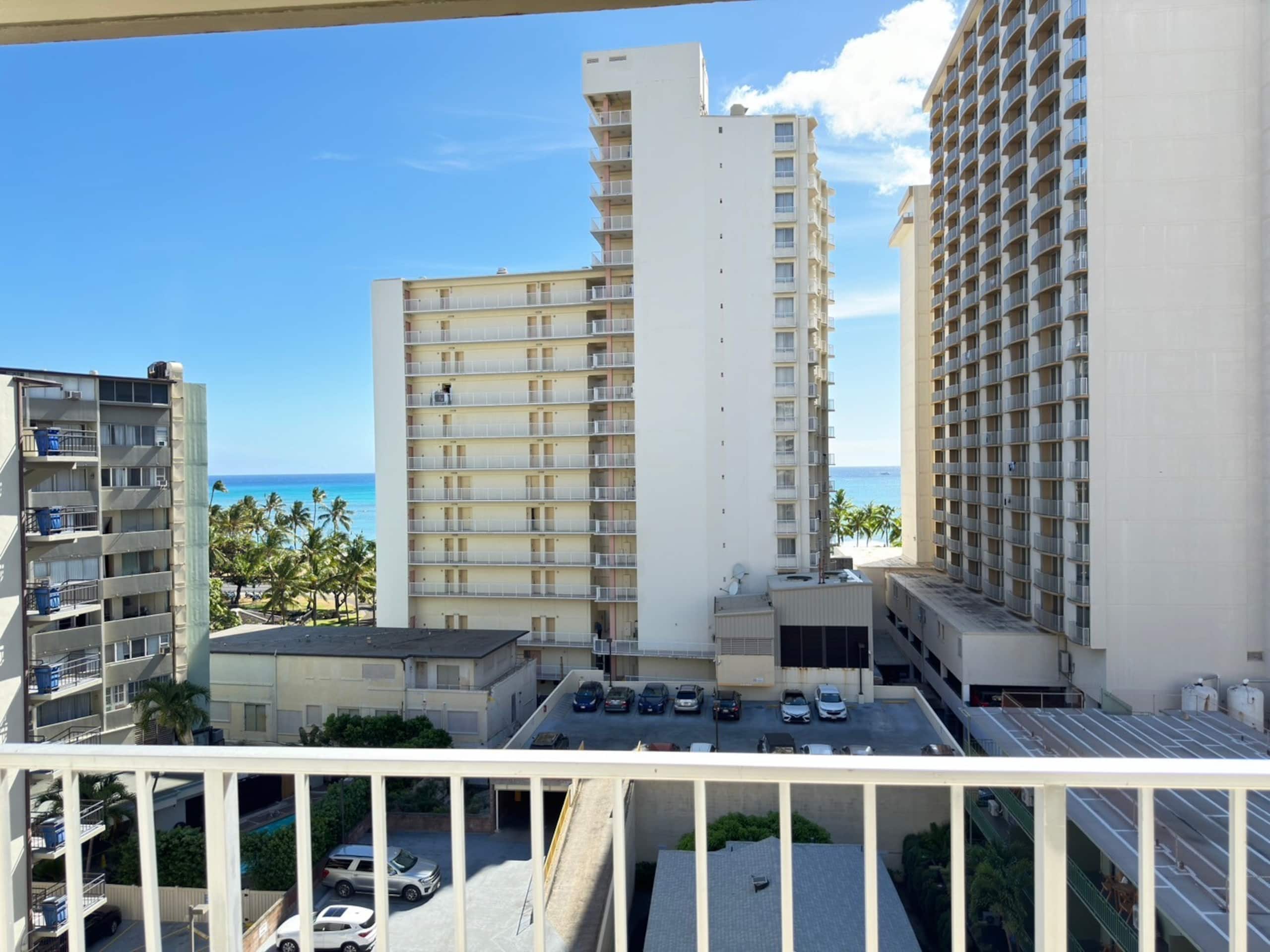 Condo in Honolulu · ★4.51 · Studio · 1 bed · 1 private bath - Image 11
