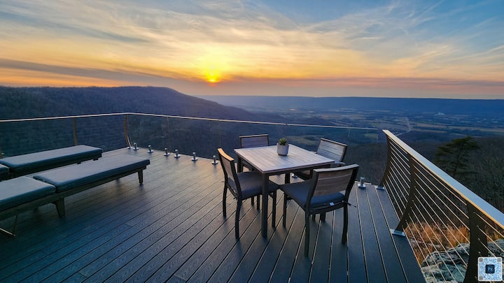 Romantic cliffside bungalow with amazing views