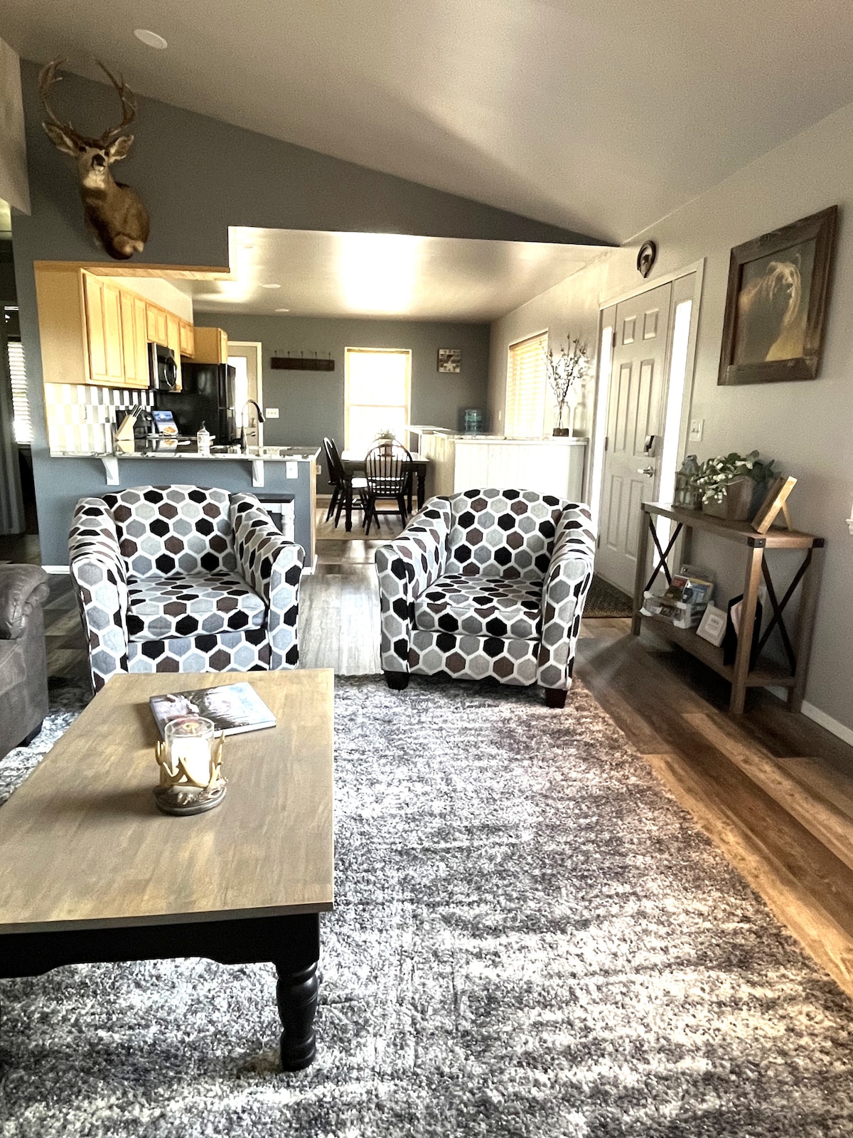 Otvoreni, udobni dnevni boravak i kuhinja. 