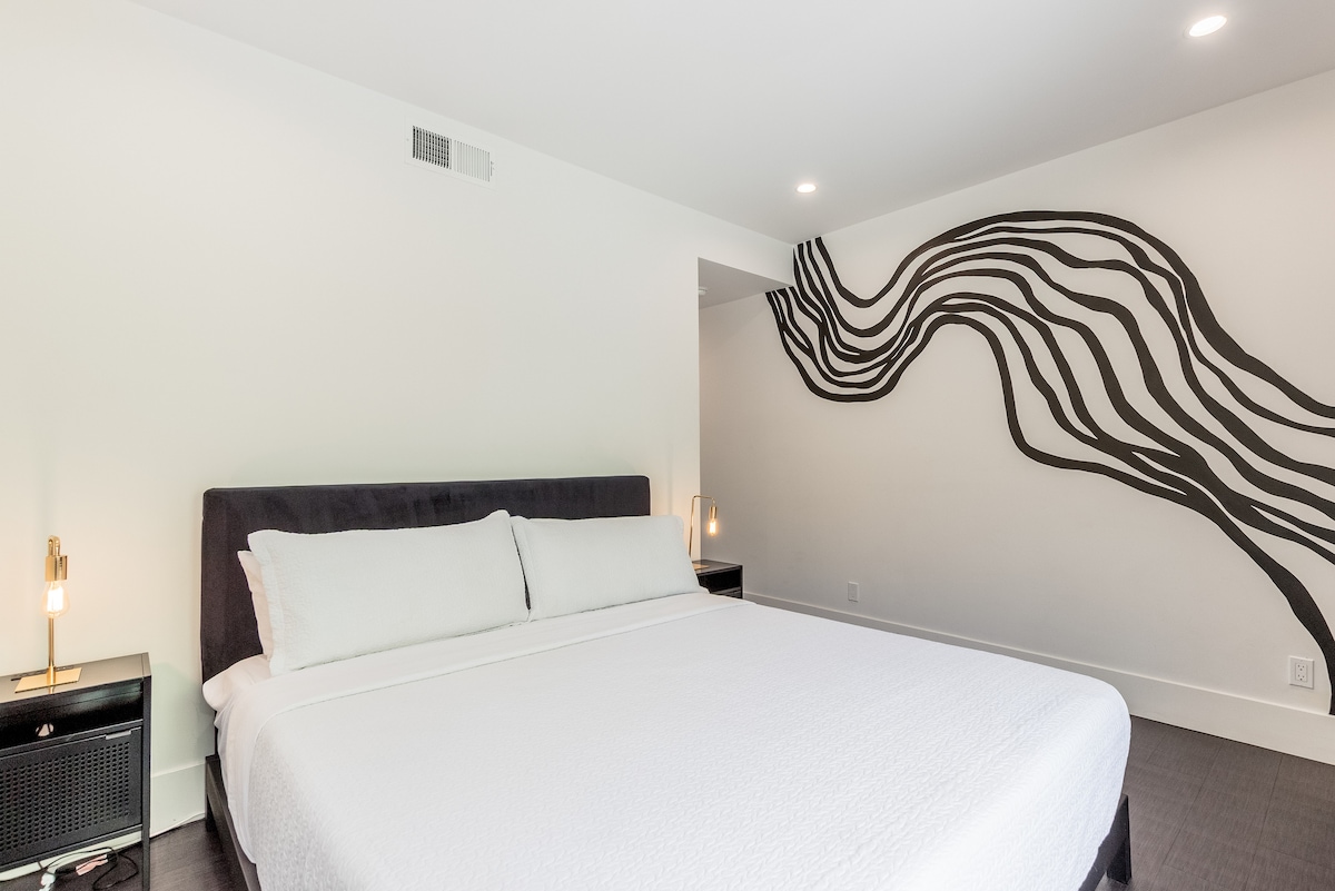 Sleek and soothing – A minimalist bedroom