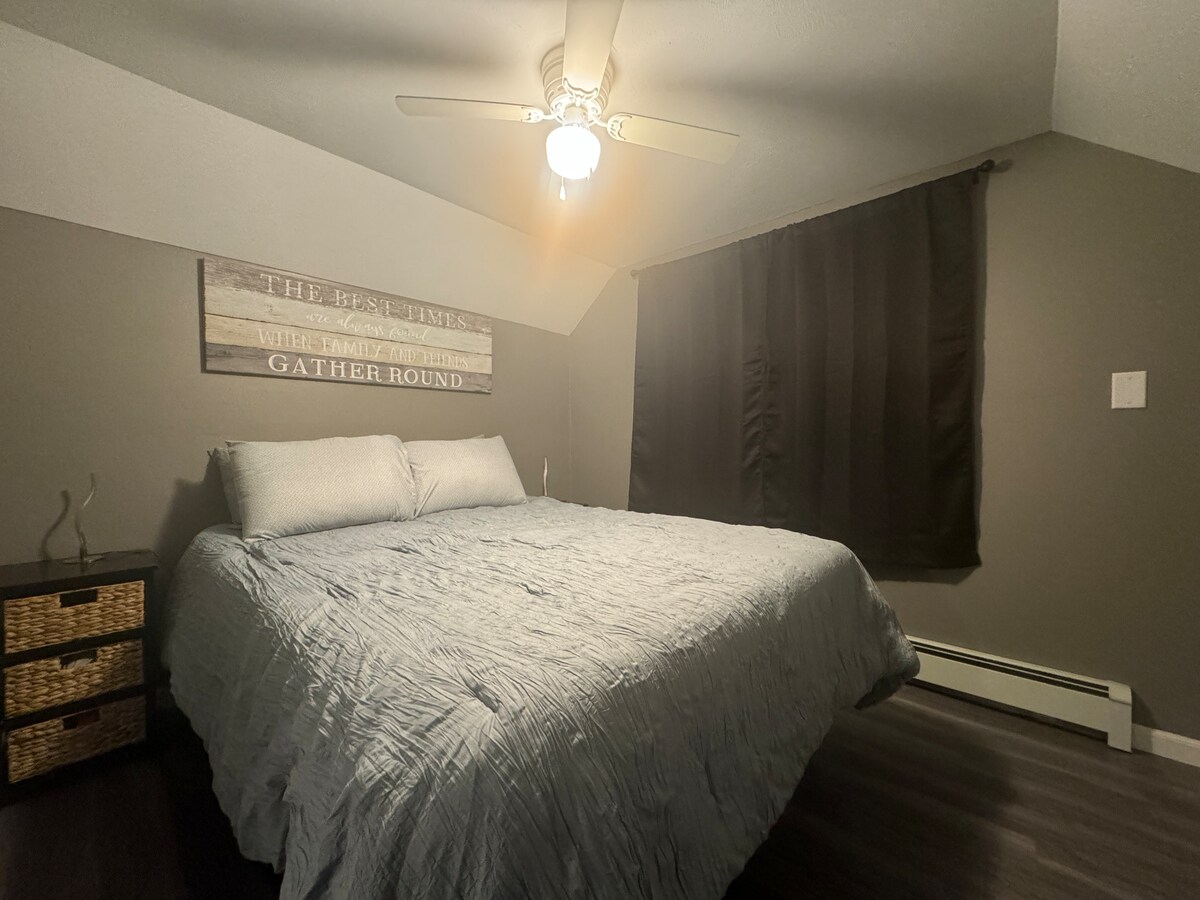 Adorable 1 bedroom within walking distance to lake Guesthouses for