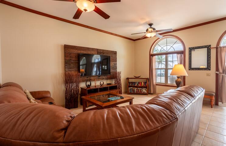 Suyas Belize Management managed Airbnb listing 3